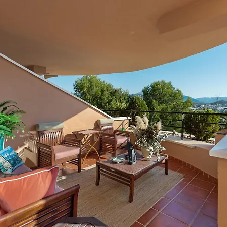 Nueva Andalucia Magna Golf Apartment Marbella