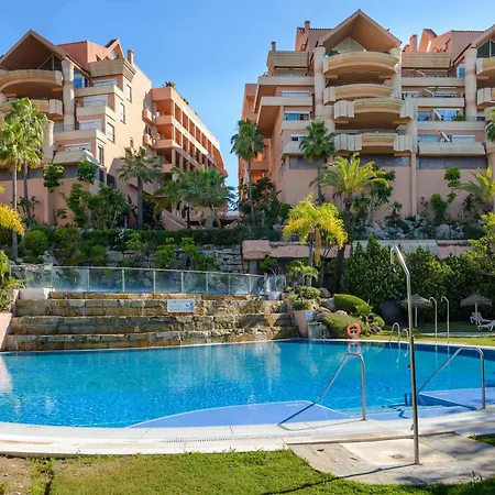 Nueva Andalucia Magna Golf Apartment